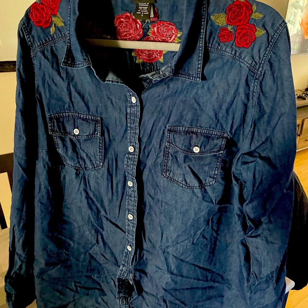 Jean shirt with beautiful floral details